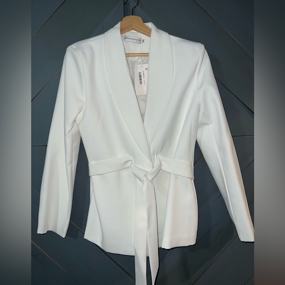 SHOP KULTIVATE WOMENS SUIT